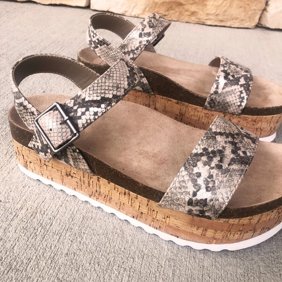 Snakeskin Print Palms Platform Espadrille Sandal By Chinese Laundry - Picture 6 of 11